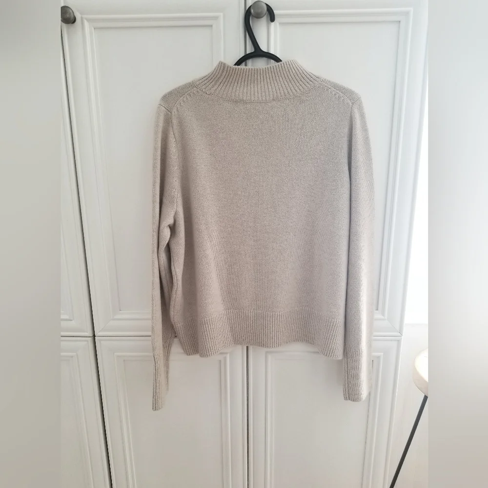 Evernew Mock Neck Sweater Sz L New Condition - Picture 5 of 6